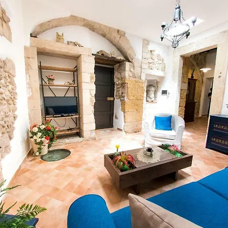 Ortigia Ancient House * Syracuse