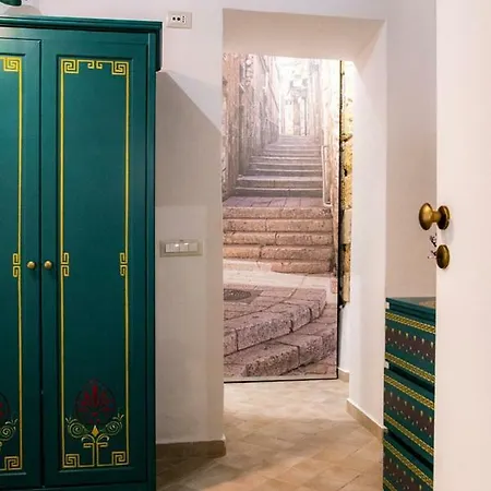 Ortigia Ancient House Apartment *