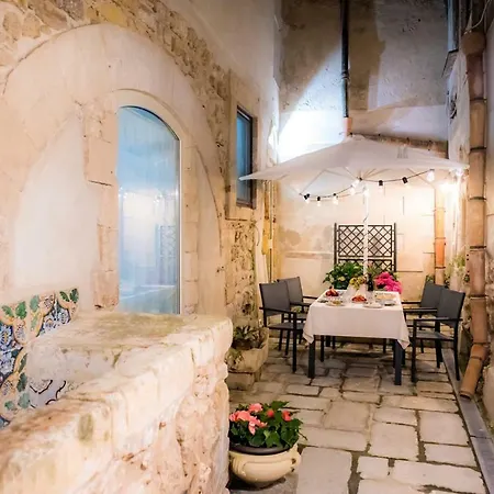 Ortigia Ancient House