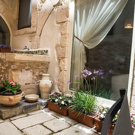 Ortigia Ancient House *